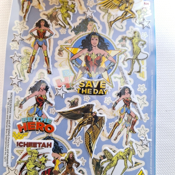 NWT " The Ultimate Wonder Woman Bundle" - Picture 3 of 15